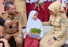 Bupati Citra: Ica Siswi SD Bukan Hanya Penjual Sate, melainkan Simbol Tanggung Jawab Melampaui Usia IaTetap Sekolah dan Jam Pelajarannya Tidak Terganggu